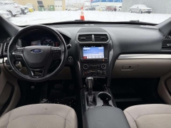 Used 2018  Ford Explorer 4d SUV 4WD XLT at Paradise Motors near Lansing&comma; MI