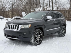 Used 2011  Jeep Grand Cherokee 4d SUV 4WD Overland at Paradise Motors near Lansing&comma; MI