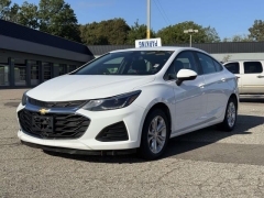 Used 2019  Chevrolet Cruze 4d Sedan LT at Paradise Motors near Lansing&comma; MI