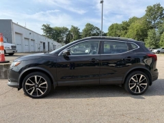 Used 2017  Nissan Rogue Sport AWD SL at Paradise Motors near Lansing&comma; MI