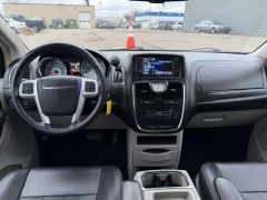 Used 2016  Chrysler Town & Country 4d Wagon Touring at Paradise Motors near Lansing&comma; MI