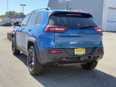 Used 2017  Jeep Cherokee 4d SUV 4WD Trailhawk V6 at Paradise Motors near Lansing&comma; MI