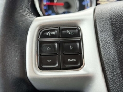 Used 2016  Chrysler Town & Country 4d Wagon Touring at Paradise Motors near Lansing&comma; MI