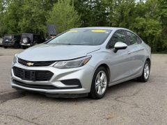 Used 2017  Chevrolet Cruze 4d Sedan LT Auto at Paradise Motors near Lansing&comma; MI