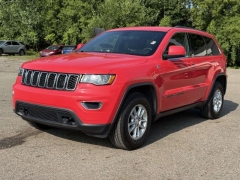 Used 2018  Jeep Grand Cherokee 4d SUV 4WD Laredo at Paradise Motors near Lansing&comma; MI