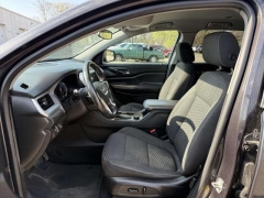Used 2017  GMC Acadia 4d SUV AWD SLE-2 I4 at Paradise Motors near Lansing&comma; MI