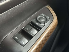 Used 2019  GMC Acadia 4d SUV FWD SLE-2 V6 at Paradise Motors near Lansing&comma; MI