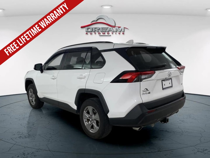 2023 Toyota RAV4 XLE photo 4