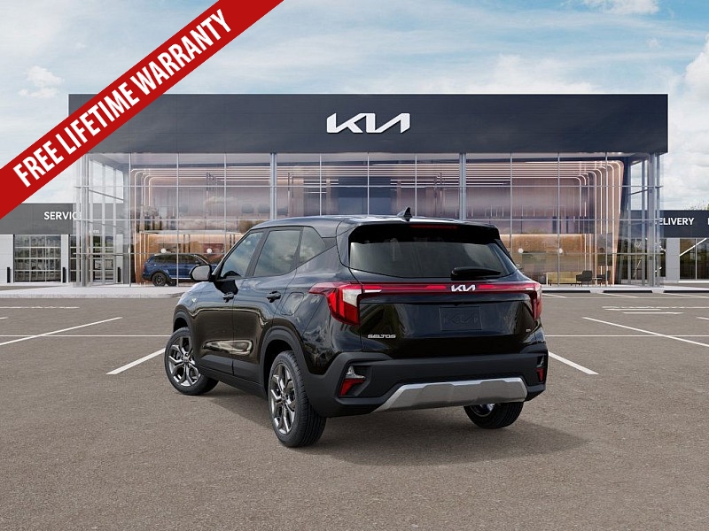 2026 Kia Seltos LX photo 4
