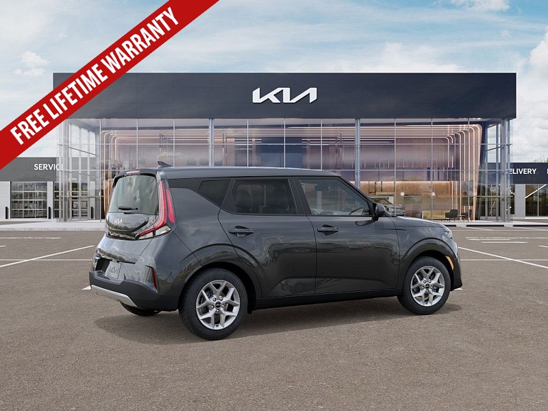 2025 Kia Soul LX photo 2