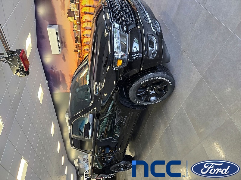 Used 2004  Ford Super Duty F-350 4WD Supercab XL DRW Longbed at Promax Automotive near Bettendorf, IA