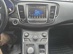 Used 2016  Chrysler 200 4d Sedan C V6 at City Wide Auto Credit near Toledo&comma; OH