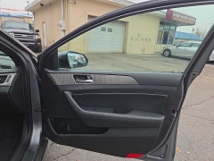 Used 2019  Hyundai Sonata 4d Sedan Limited 2&period;4L at City Wide Auto Credit near Toledo&comma; OH