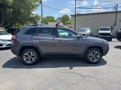 Used 2019  Jeep Cherokee 4d SUV 4WD Trailhawk Elite 3&period;2L at City Wide Auto Credit near Toledo&comma; OH