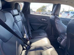 Used 2015  Jeep Cherokee 4d SUV 4WD Trailhawk at City Wide Auto Credit near Toledo, OH