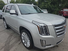 Used 2019  Cadillac Escalade 4d SUV 4WD Platinum at City Wide Auto Credit near Toledo&comma; OH