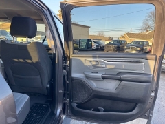 Used 2019  Ram 1500 4WD Crew Cab Big Horn&sol;Lone Star at City Wide Auto Credit near Toledo&comma; OH