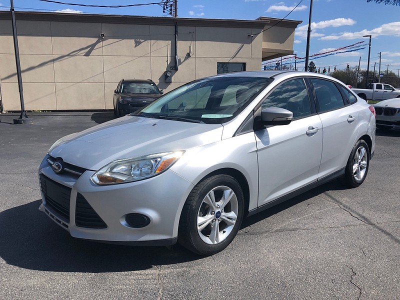 Used 2013  Ford Focus 4d Sedan SE at City Wide Auto Credit near Toledo, OH