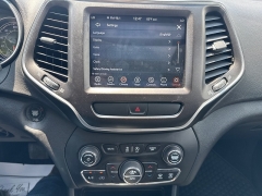 Used 2019  Jeep Cherokee 4d SUV 4WD Trailhawk Elite 3&period;2L at City Wide Auto Credit near Toledo&comma; OH