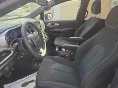 Used 2024  Chrysler Pacifica Touring FWD at City Wide Auto Credit near Toledo&comma; OH