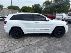 Used 2020  Jeep Grand Cherokee 4d SUV 4WD Laredo Altitude at City Wide Auto Credit near Toledo&comma; OH