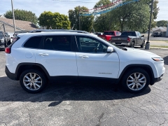 Used 2017  Jeep Cherokee 4d SUV 4WD Limited V6 at City Wide Auto Credit near Toledo&comma; OH