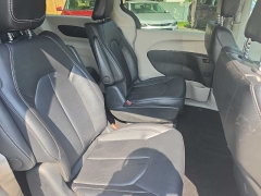 Used 2024  Chrysler Pacifica Hybrid Select FWD at City Wide Auto Credit near Toledo&comma; OH
