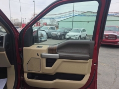 Used 2019  Ford F-150 4WD SuperCrew Lariat 5 1&sol;2 at City Wide Auto Credit near Toledo&comma; OH