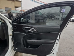 Used 2016  Chrysler 200 4d Sedan C V6 at City Wide Auto Credit near Toledo&comma; OH