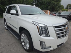 Used 2018  Cadillac Escalade 4d SUV 4WD Platinum at City Wide Auto Credit near Toledo&comma; OH