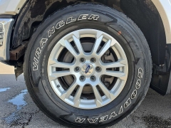 Used 2016  Ford F-150 4WD SuperCrew Lariat 6 1&sol;2 at City Wide Auto Credit near Toledo&comma; OH