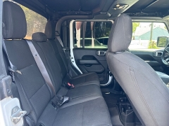 Used 2020  Jeep Gladiator Crew Cab Overland at City Wide Auto Credit near Toledo&comma; OH