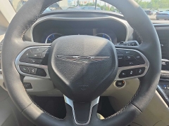 Used 2024  Chrysler Pacifica Hybrid Select FWD at City Wide Auto Credit near Toledo&comma; OH