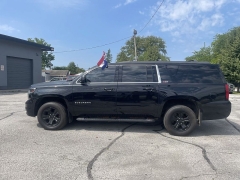 Used 2019  Chevrolet Suburban 4d SUV 4WD LT at City Wide Auto Credit near Toledo&comma; OH