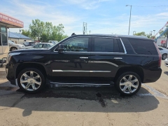Used 2018  Cadillac Escalade 4d SUV 4WD Luxury at City Wide Auto Credit near Toledo&comma; OH