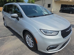 Used 2023  Chrysler Pacifica Touring FWD at City Wide Auto Credit near Toledo&comma; OH
