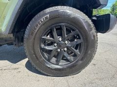 Used 2022  Jeep Gladiator Sport 4x4 at City Wide Auto Credit near Toledo&comma; OH