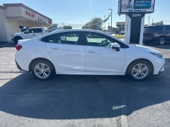 Used 2018  Chevrolet Cruze 4d Sedan LT Auto at City Wide Auto Credit near Toledo, OH