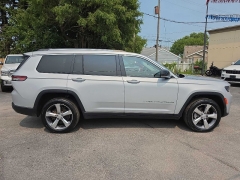 Used 2021  Jeep Grand Cherokee L Limited 4x4 at City Wide Auto Credit near Toledo&comma; OH