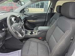Used 2022  GMC Acadia FWD 4dr SLE at City Wide Auto Credit near Toledo&comma; OH