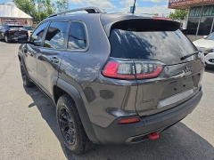 Used 2019  Jeep Cherokee 4d SUV 4WD Trailhawk 3&period;2L at City Wide Auto Credit near Toledo&comma; OH