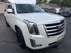 Used 2018  Cadillac Escalade ESV 4d SUV 4WD Premium Luxury at City Wide Auto Credit near Toledo&comma; OH