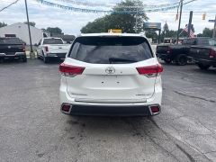 Used 2017  Toyota Highlander 4d SUV AWD Limited at City Wide Auto Credit near Toledo&comma; OH