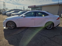 Used 2014  Lexus IS 350 4dr Sdn RWD at City Wide Auto Credit near Toledo&comma; OH
