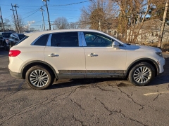 Used 2018  Lincoln MKX 4d SUV AWD Select 3&period;7L at City Wide Auto Credit near Toledo&comma; OH