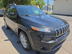 Used 2015  Jeep Cherokee 4d SUV 4WD Latitude V6 at City Wide Auto Credit near Toledo&comma; OH