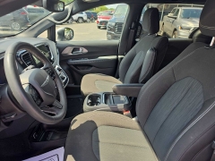 Used 2023  Chrysler Pacifica Touring FWD at City Wide Auto Credit near Toledo&comma; OH