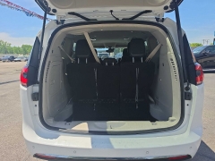 Used 2022  Chrysler Pacifica Hybrid Touring L FWD at City Wide Auto Credit near Toledo&comma; OH