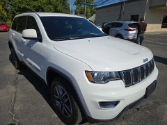 Used 2020  Jeep Grand Cherokee 4d SUV 4WD Laredo at City Wide Auto Credit near Toledo, OH