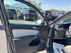 Used 2020  Volkswagen Tiguan 4d SUV SE at City Wide Auto Credit near Toledo, OH